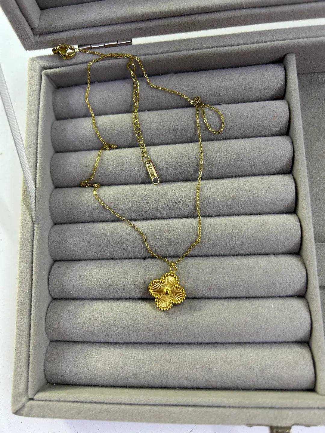 Çelik Gold Yonca Kolye